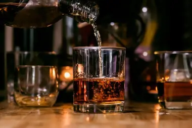 فاس تنهي "الحظر" وتسمح بتقديم الكحول للأجانب في شهر رمضان