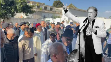 تخلّت عنه أسرة الفن في وداعه الأخير.. رحيل مهيب لـعبد الوهاب الدكالي وسط غياب لافت للفنانين