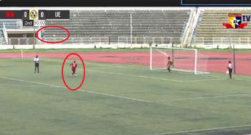 لاعب نيجيري يهدر ركلة جزاء بطريقة غريبة ومضحكة (فيديو)