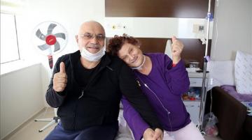 زوج يهدي زوجته قطعة من جسده في عيد الحب!