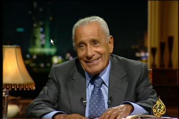 وفاة الكاتب الصحفي المصري الشهير محمد حسنين هيكل
