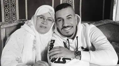 الموت يفجع الكوميدي "يسار" في والدته