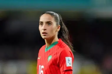 لاعبة المنتخب المغربي أنيسة لحماري تخرج بتدوينة نارية وتصف استبعادها من "الكان" بـ"القرار غير العادل"