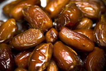 قبيل رمضان..الحكومة ترد على جدل التمور المسرطنة