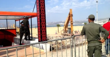 سلطات طنجة تُطالب أصحاب  ملاهي وحانات الكورنيش بالافراغ قصد الشروع في هدمها 