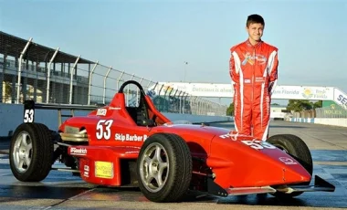 مايكل بنيحيى المتسابق المغربي في فئة فورميلا 4 يكشف عن أهدافه