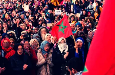 يقظة المغاربة ووعيهم العالي تحول مخططا تخريبيا إلى لحمة وطنية أبهرت العالم من جديد
