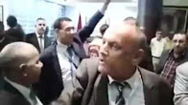 مستشاروا الغرفة الثانية يحتجّون على وجبة الغذاء و يطالبون بتحسين ظروف الأكل
