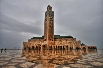 تدابير صحية صارمة لحماية المصلين بمسجد الحسن الثاني بالدارالبيضاء