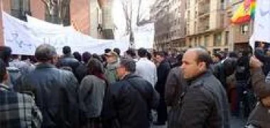 الجالية المغربية ببرشلونة تعتزم الاعتصام و المبيت أمام القنصلية