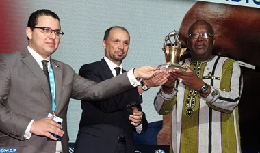 رئيس أفريقي يفوز بالجائزة الكبرى "ميدايز 2018" بطنجة
