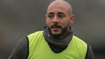 أزمة بين الجامعة والنصر السعودي بسبب أمرابط!