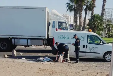 مأساة.. مصرع سائق أربعيني تحت عجلات شاحنته ضواحي القصر الكبير