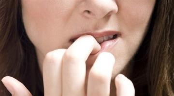 هذه هي أخطار قضم الأظافر على صحتك