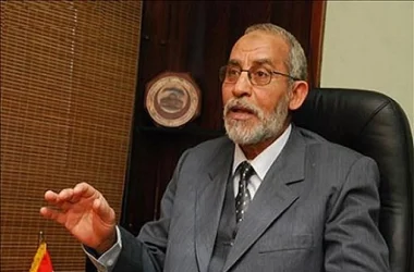 محاكمة مرشد الإخوان ونائبيه في 25 أغسطس