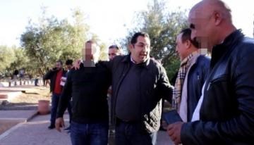 فيديو يفضح برلمانيا ونائبا سابقا لعمدة مراكش السابق... "التغوط" و"ليكوش" وأشياء أخرى