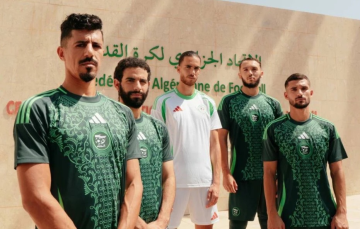 غضب المشجعين الجزائريين والسبب غريب في بلد يزعم أنه "قوة ضاربة"