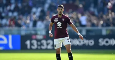 بعدما فسخ عقده مع تورينو.. مدافع "الأسود" آدم ماسينا يغادر إيطاليا والوجهة الدوري القطري