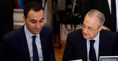 من يكون المغربي أنس لغراري الذي يثق فيه بيريز كـ"ظله" ويسيل لعاب خصومه في مدريد؟