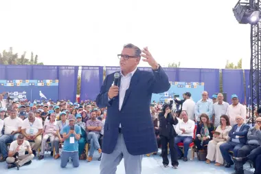 أخنوش يفتح النار على "البام" من الخميسات: "بالله عليكم.. أين الوفاء؟