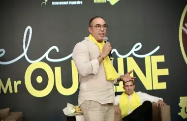 أوزين يعد الأساتذة بعطلة السبت ويتعهد بإلغاء شرط 30 سنة في مباريات التعليم