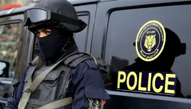أب يعذب ابنتيه حتى الموت بسبب تدني مستواهما الدراسي