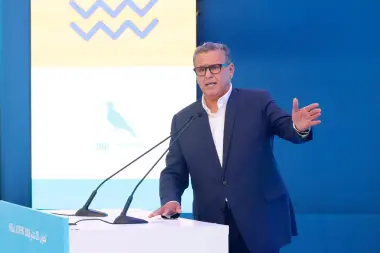 أخنوش لمناضلي الأحرار من تطوان: سيرو بثقة.. سيرو بهدوء والمغاربة سيمنحونكم الصدارة في الانتخابات