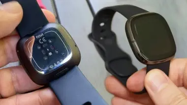 هل أصبحت الأجهزة الذكية مخبراً رقمياً في العلاقات العاطفية؟