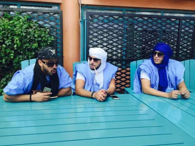 بالفيديو : تعريفا بقضية الصحراء المغربية " فناير " يطلقون تحدي " الراية المغربية "