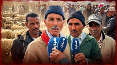 من سوق أيتزر-ميدلت.. استياء الكسابة من الشناقة: فرضو علينا رسوم“الصنك” والشناق طحان الدرويش