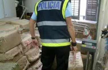 تحقيقات في صفوف أمن ميناء طنجة المتوسط بعد مرور 25 طن من الحشيش