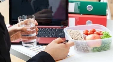 5 خطوات تحميك من ارتفاع ضغط الدم وأنت في المكتب