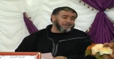 الشيخ النهاري يسخر من حكومة بنكيران