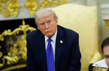 دونالد ترامب يعلن "الإغلاق الكلي" للمجال الجوي لفنزويلا