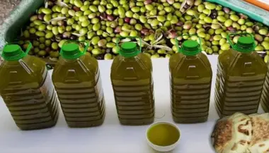 انتبهوا.. لا وجود لـ"زيت وزان الجديدة" في الأسواق وهذه حقيقة زيت إشهارات "السوشيال ميديا"