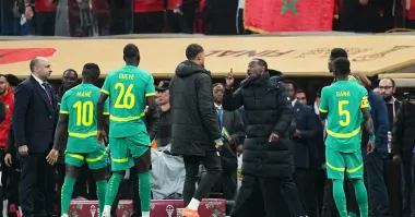 مدرب السنغال يتمرد على قرار "الكاف": "نحن أبطال أفريقيا الحقيقيون!