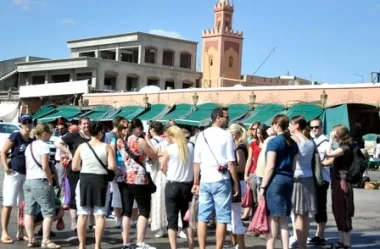 رغم جمود العلاقة بين البلدين ، فرنسا تلغي تحذيرها لمواطنيها من زيارة المغرب