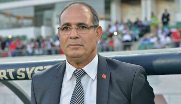 الزاكي يقود رسميا سفينة اتحاد طنجة براتب شهري "ضخم"