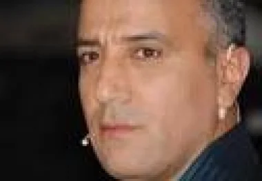 الملك يبعث برقية تعزية إلى الفنان حسن الفذ
