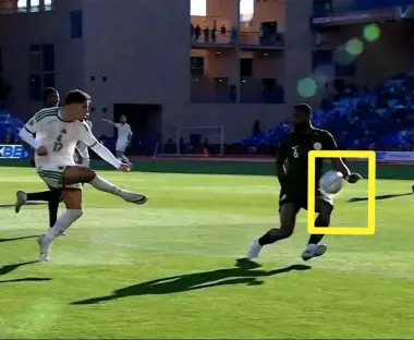 “افتحوا القانون لا سجل المؤامرات”.. فارس عوض يفجّر الجدل حول ركلة الجزاء الجزائرية