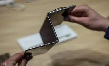 تسريبات آيفون القابل للطي تثير انتقادات واسعة