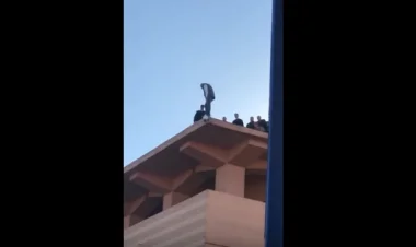 فيديو جديد: تطورات مثيرة في قضية الشرطي الذي حاول رمي نفسه من سطح ولاية أمن مراكش