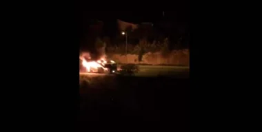 حرق  حافلة بعد المواجهات العنيفة بين جمهور الوداد والحسيمة
