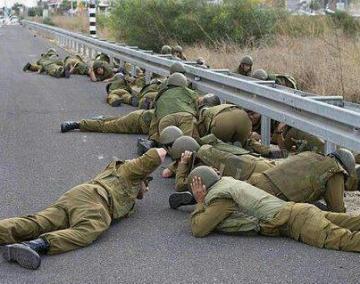 الصحافة الإسرائيلية: أقوى جيش في الشرق الأوسط فشل خمسة آلاف شاب فلسطيني دون خبرة عسكرية