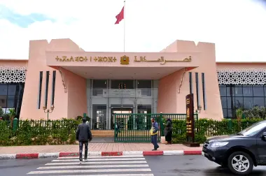 المحكمة الإدارية بمراكش تقضي بعزل 4 أعضاء من مجلس جماعة تسلطانت وتُبقي على 3 آخرين
