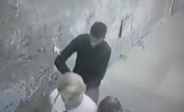 شاهد كيف سرق لص حقيبة سائحة بالصويرة