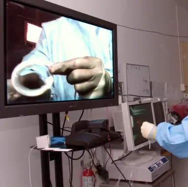 علماء يبتكرون روبوتات تساعد الأطباء على إجراء جراحات من مسافة 2800 كلم