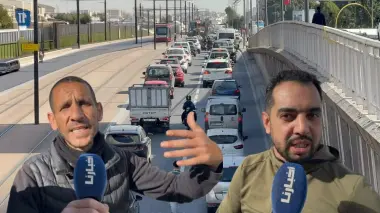 اختناق مروري رهيب بالدار البيضاء.. سائقون يفقدون أعصابهم ومواطنون يشتكون من غياب التسامح