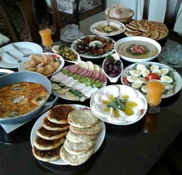 طبيبة: عدم تناول وجبة الافطار الصباحية يزيد من خطر الإصابة بالجلطة الدماغية