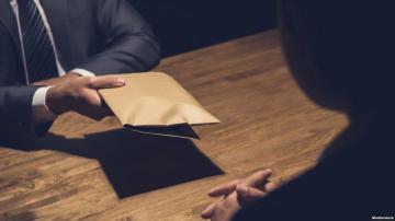 النيابة العامة تحقق في فضيحة "رشاوى" مستشارين جماعيين